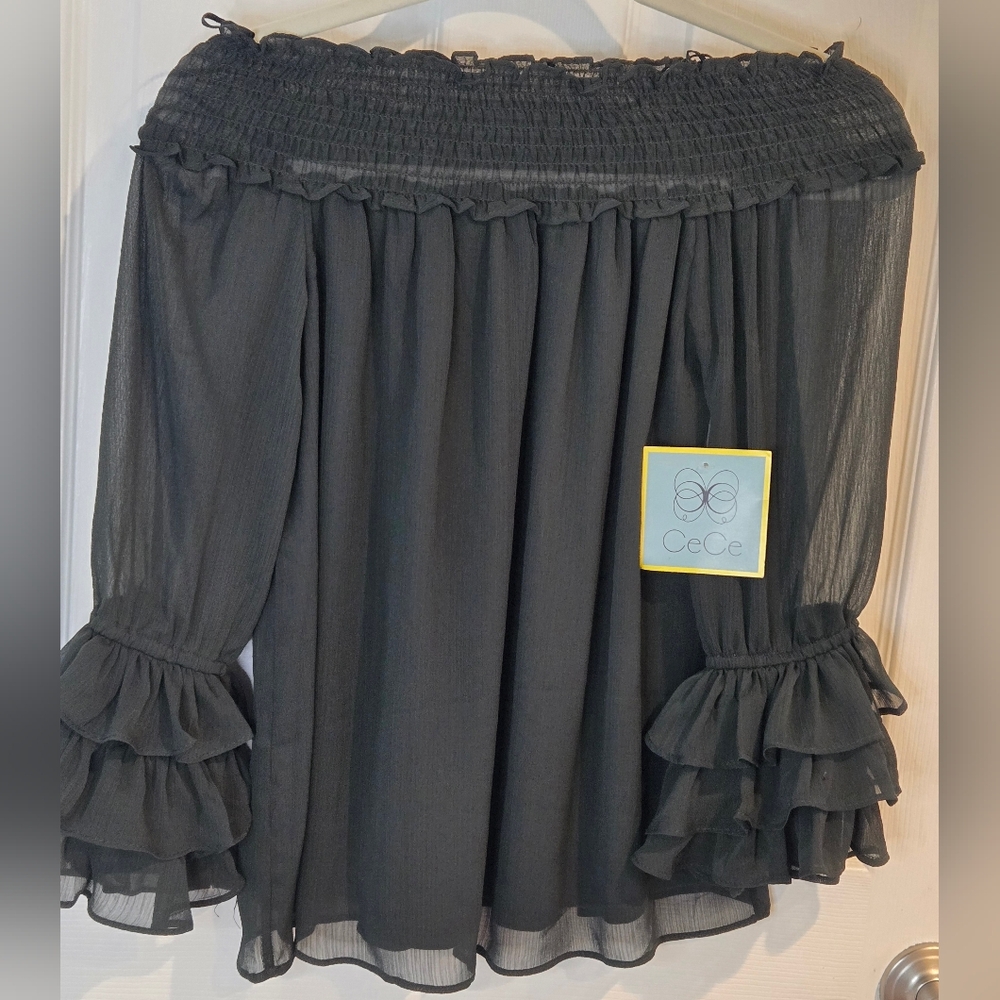 CeCe Off The Shoulder Top - Picture 4 of 7